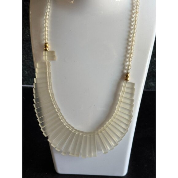 Unbranded Jewelry - Vintage 14kGF Glass Cabochon Fringe Bib Necklace 18" Elegant Gold & Glass Design